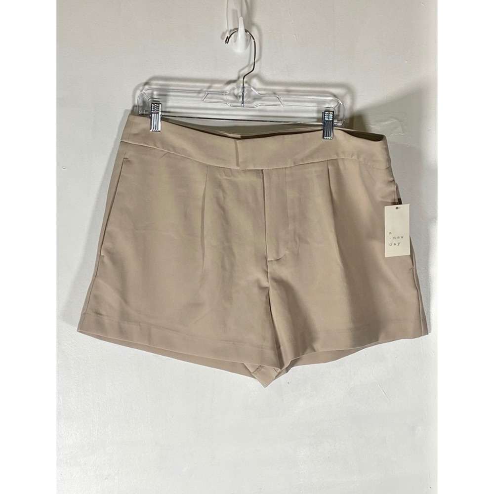 A New Day Beige Stretch Shorts NWT Minimalist Size 16 Quiet Luxury Preppy